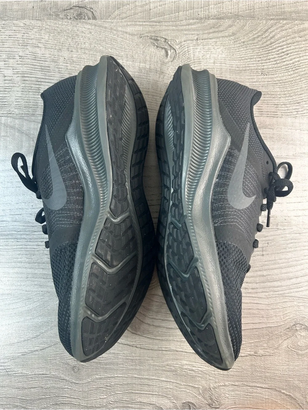 Nike Downshifter 12 Triple Black Running Shoes Men’s Athletic Sneakers Size 7.5
